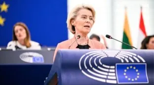 Von der Leyen supera las dos mociones de censura gracias al apoyo de cuatro grupos