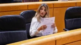 Yolanda Díaz afirma en el Senado, entre risas del PP: «Queda Gobierno de corrupción para rato»