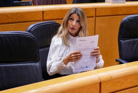 Yolanda Díaz afirma en el Senado, entre risas del PP: «Queda Gobierno de corrupción para rato»
