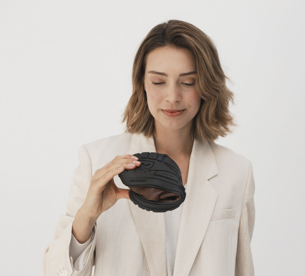 El calzado barefoot es completamente flexible. (Fuente: Beflamboyant en Krack)