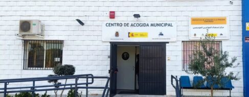 Jaén abre los albergues tras el colapso de recursos por la llegada masiva de temporeros