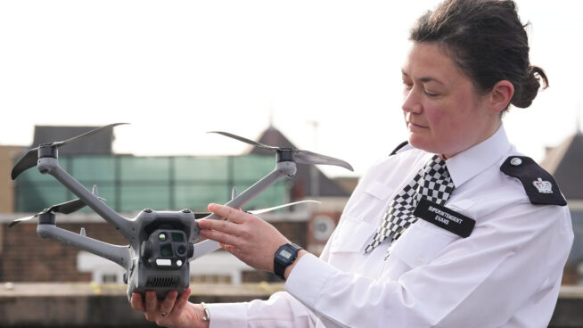 Cuando se cometa un delito en Londres, el primero en llegar no será un policía sino un dron