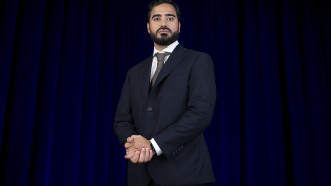 VÍDEO | Entrevista a Alvise Pérez: «Las ideologías únicamente sirven para engañar a tontos y a paletos»