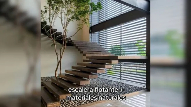 Soy arquitecto y estas son las mejores escaleras para ahorrar espacio en el salón