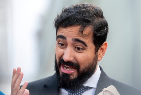 Alvise no se presenta en Extremadura y deja vía libre a PP y Vox para el 21-D