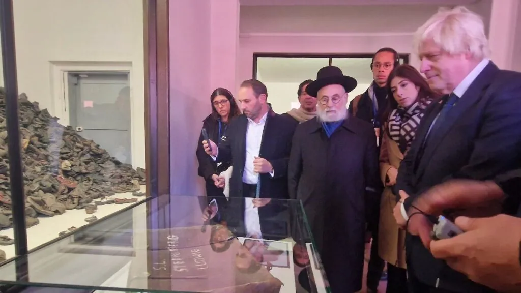 Boris Johnson en Auschwitz 