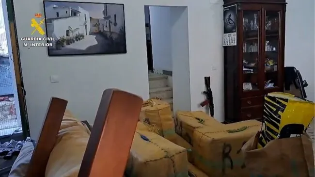 Cuatro detenidos en una 'guardería' con 1.400 kilos de hachís en la desembocadura del Guadalquivir