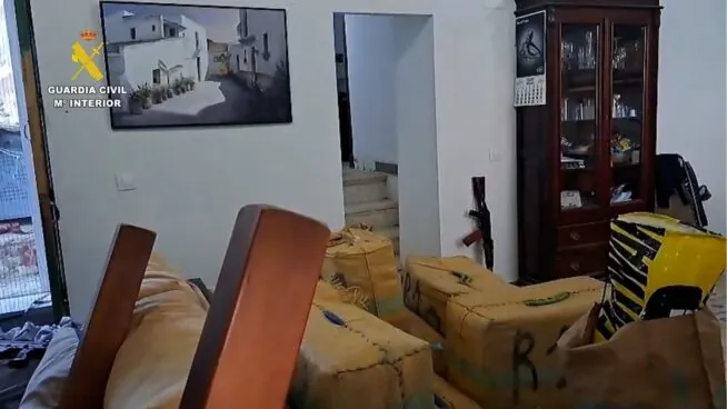 Cuatro detenidos en una 'guardería' con 1.400 kilos de hachís en la desembocadura del Guadalquivir