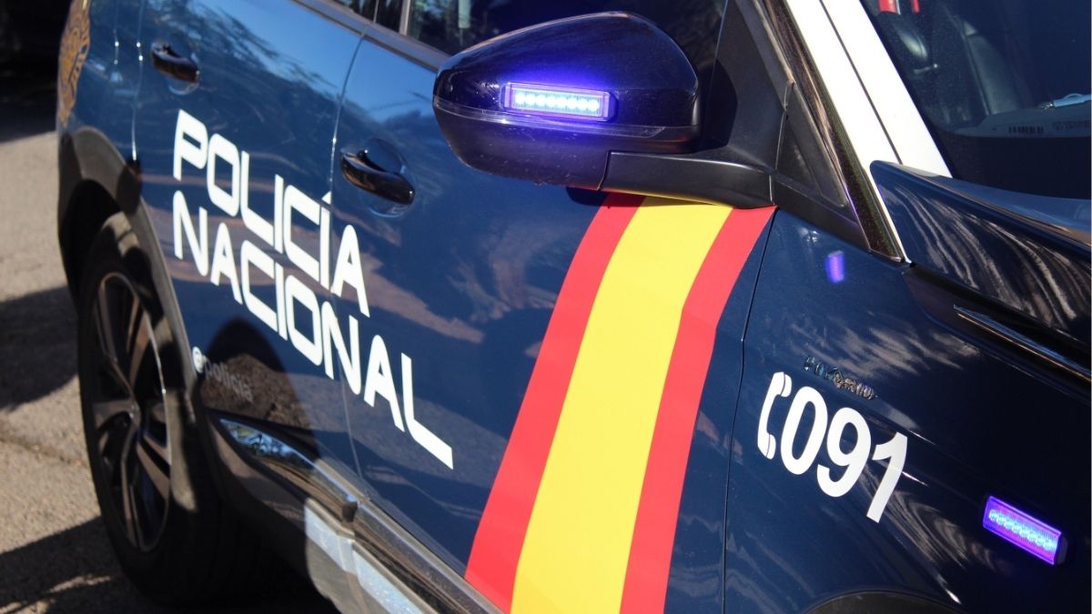 Dos detenidos en Badajoz por intentar embestir a varios policías tras pretender robar un coche