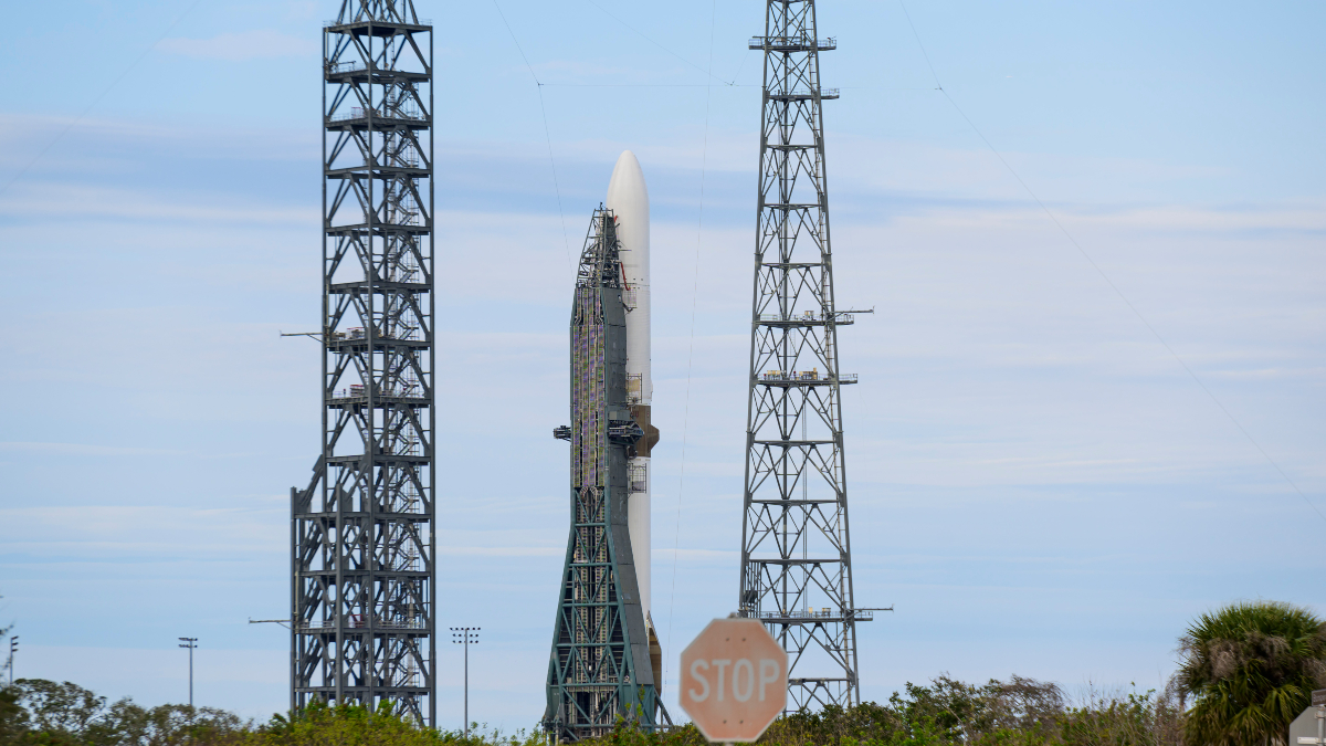 La NASA retrasa el lanzamiento del cohete New Glenn 2 de Blue Origin por la tormenta solar
