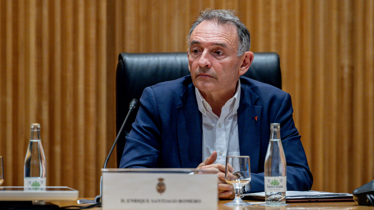 Sumar quita hierro a las críticas de Sánchez y afirma que «discrepar en democracia es sano»