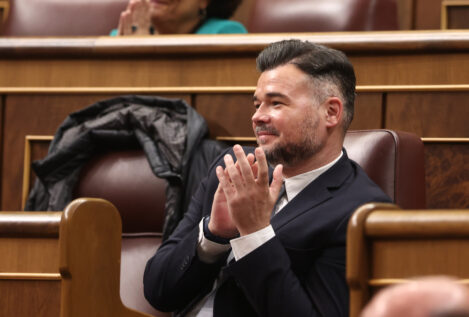 Rufián mantiene que Ábalos, Koldo y Cerdán son «tres jetas», pero no dejará caer a Sánchez