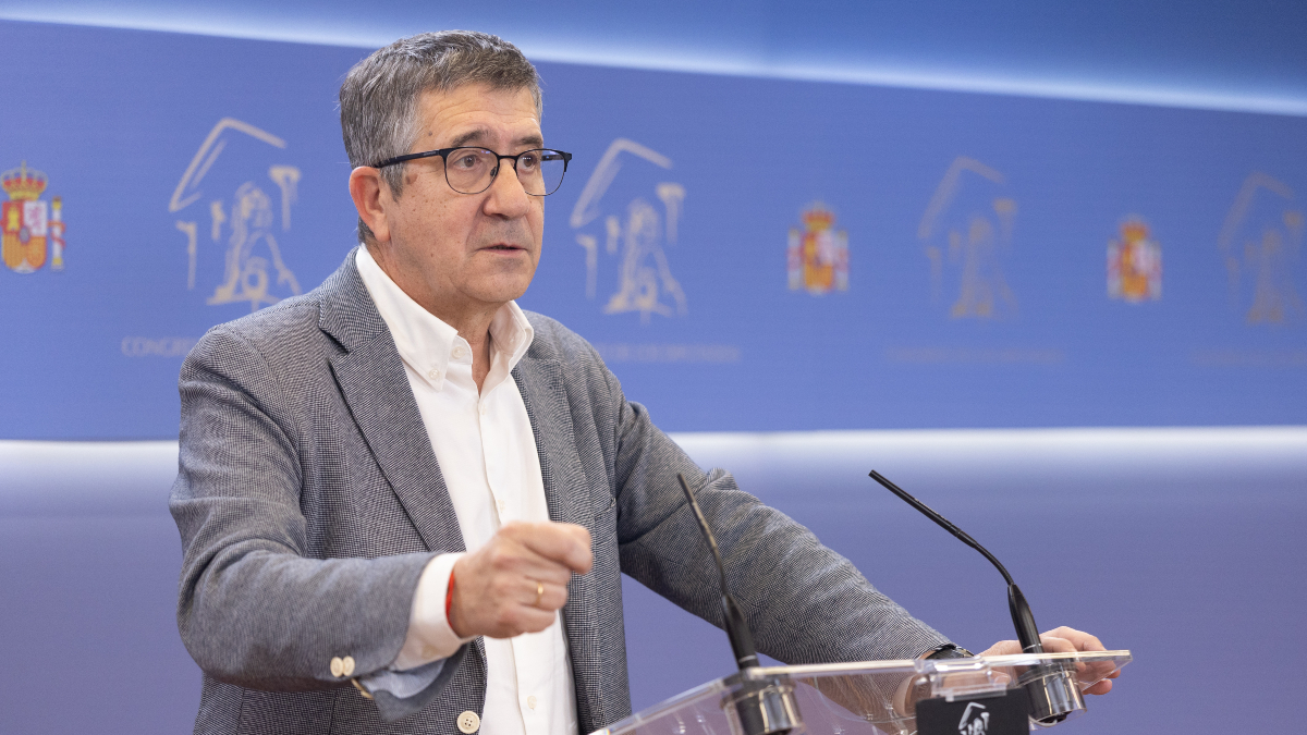 Patxi López califica de «estrambote» el juicio contra el fiscal general del Estado