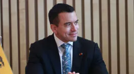 Noboa matiza sus palabras y aclara que la Constitución de Ecuador no se escribirá con IA