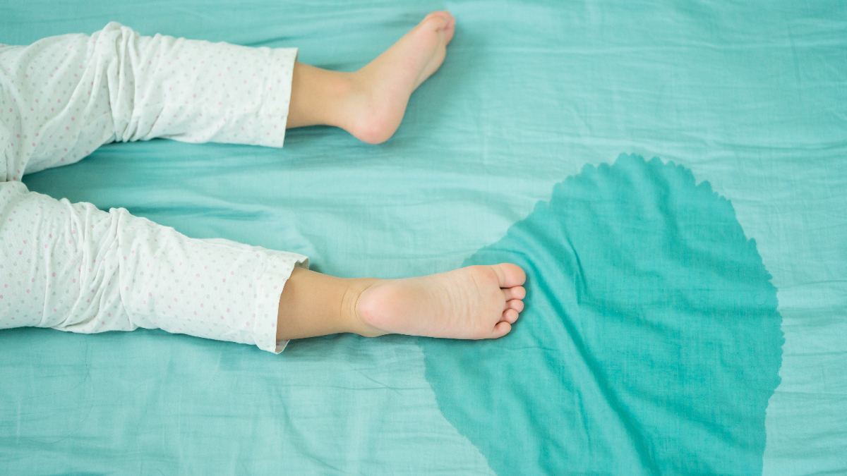 ¿Por qué mi hijo moja la cama? Claves para entender la enuresis nocturna