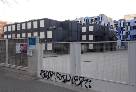 20.000 alumnos catalanes reciben sus clases en barracones