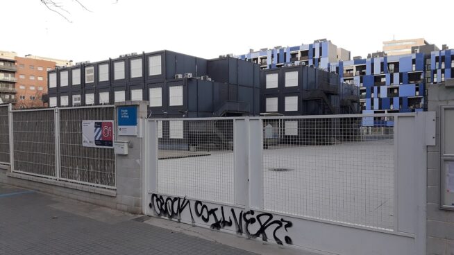 20.000 alumnos catalanes reciben sus clases en barracones