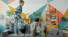 El estilo de apego de madres y padres podría influir en el riesgo de agotamiento parental