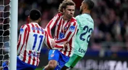 Un oportuno Griezmann rescata al Atlético ante un Levante fuerte