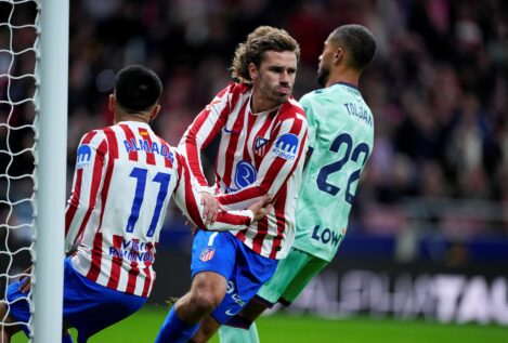 Un oportuno Griezmann rescata al Atlético ante un Levante fuerte
