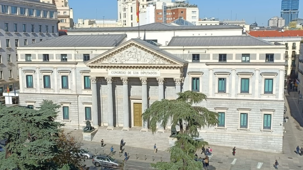 Socios del Gobierno piden que los documentos en euskera y catalán sin traducir sean oficiales