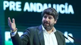 La juez imputa al 'fontanero' del PSOE murciano que está detrás de los ataques a López Miras