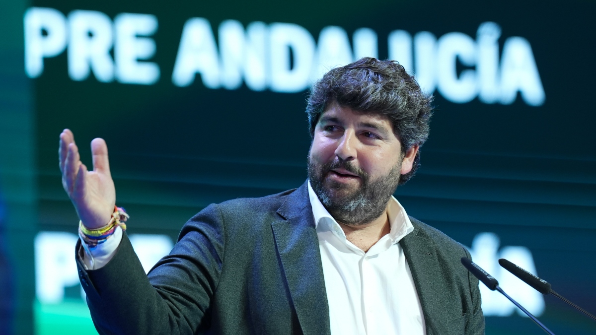 La juez imputa al ‘fontanero’ del PSOE murciano que está detrás de los ataques a López Miras