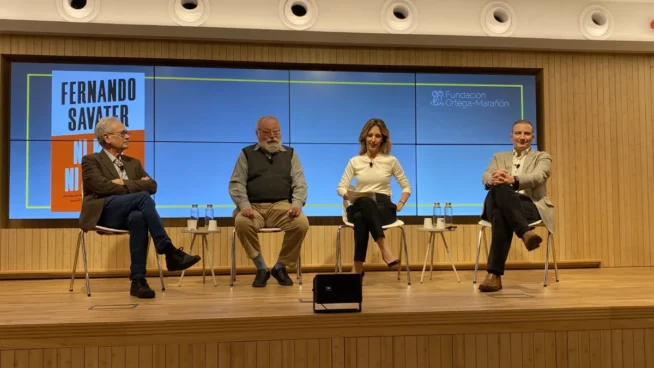 Savater presenta 'Ni más ni menos': «Frente a los matones, no hay nada peor que sentarse»