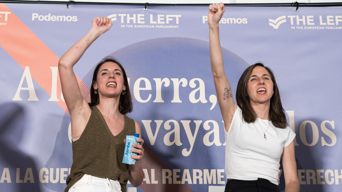 Podemos acusa a la monarquía de ser «heredera» del franquismo y seguir su «legado»