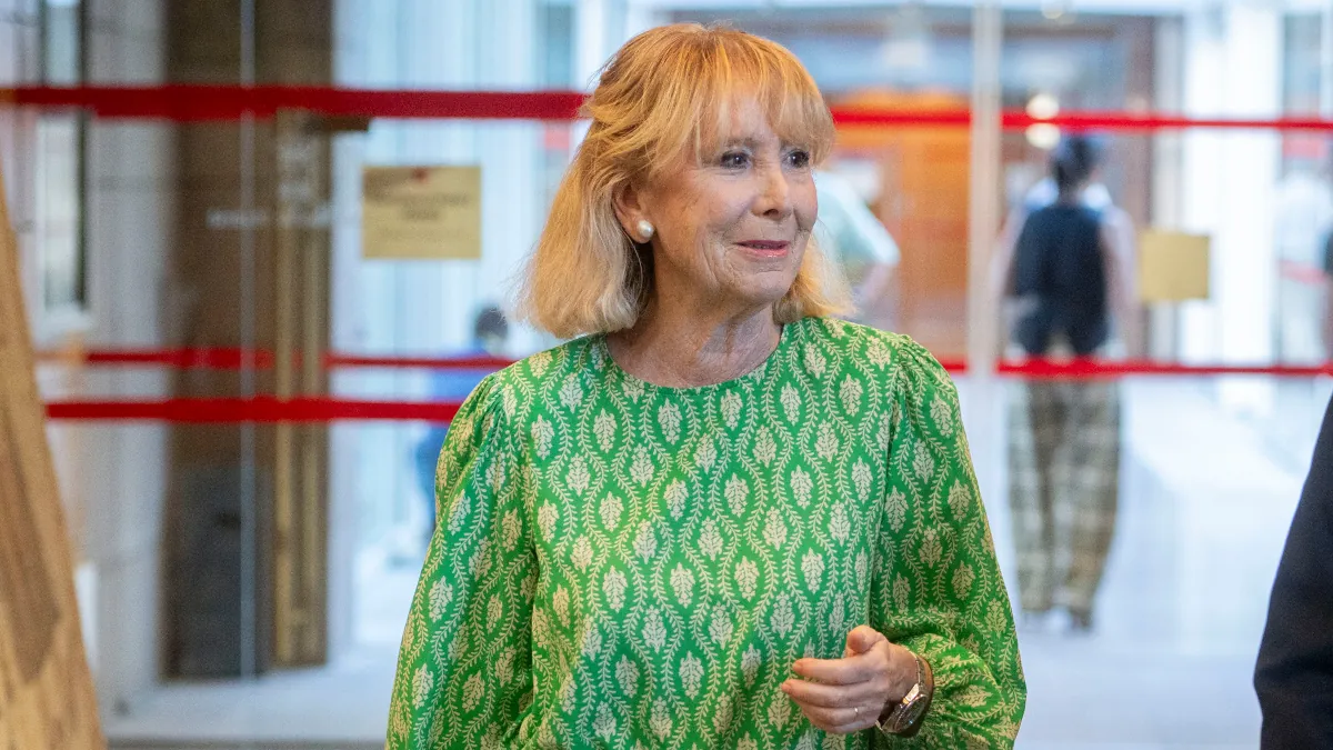 Esperanza Aguirre lamenta la ausencia del rey emérito en el 50 aniversario de su proclamación