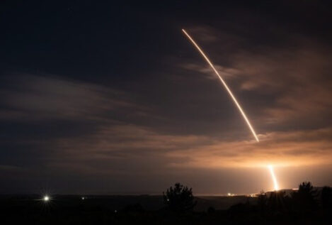 EEUU prueba un misil balístico tras el anuncio de Trump de retomar los ensayos nucleares