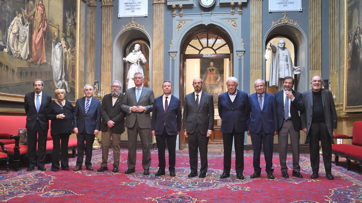 Felipe González homenajea a Javier Lambán en un acto sin los ministros de Pedro Sánchez