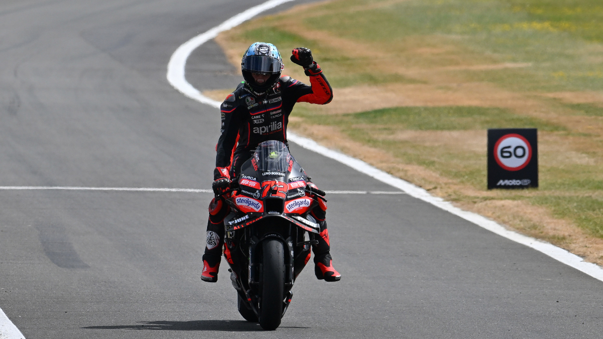 Bezzecchi se impone a Álex Márquez en Portugal y se acerca al ‘bronce’ del Mundial