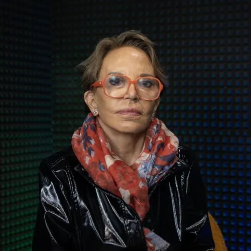 Podcast | Fuera de micrófono con María Eugenia Yagüe