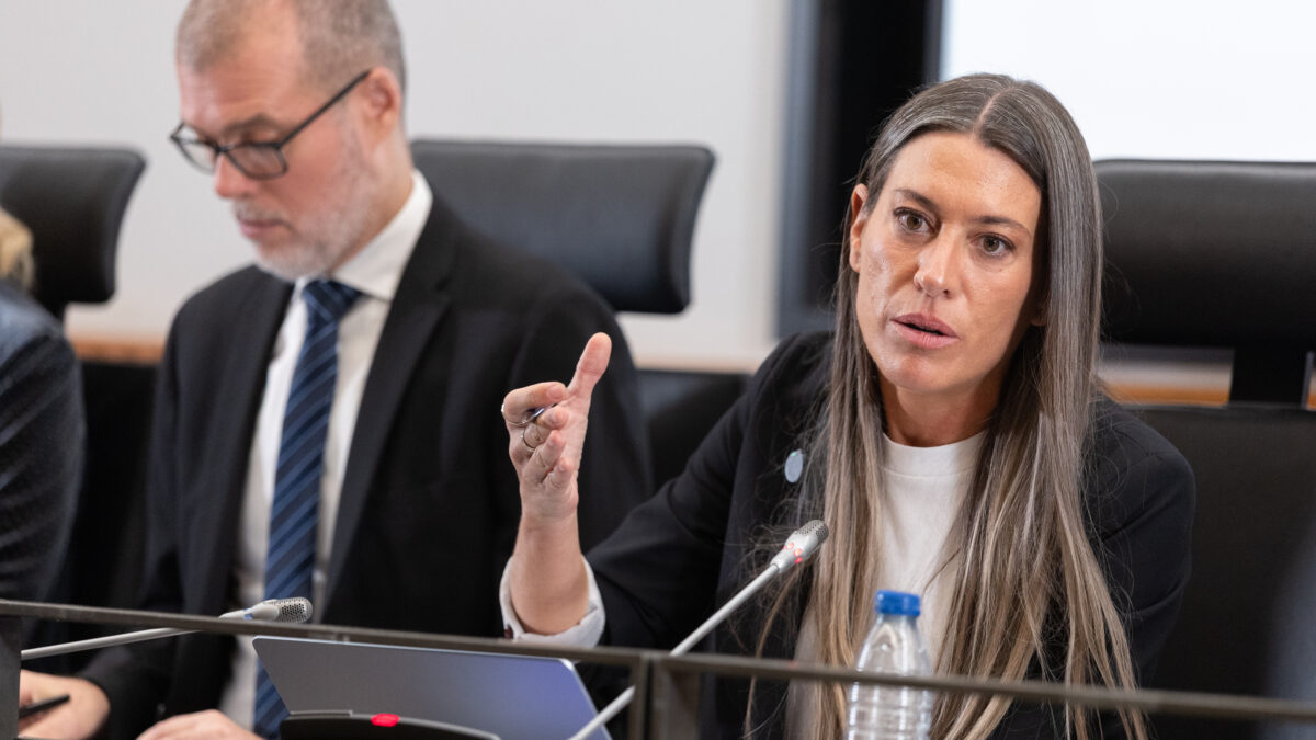 Junts insiste en negociar con el PP: «No hace falta casarse, se puede tomar una copita»