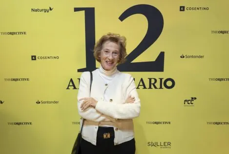 Julia susurra a su perro Argos