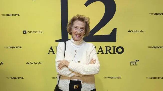 Julia susurra a su perro Argos