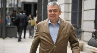 La vida de Paqui Muñoz y Santos Cerdán en Milagro: entre cañas, procesiones y visitas al médico