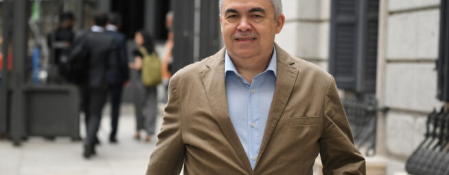 La vida de Paqui Muñoz y Santos Cerdán en Milagro: entre cañas, procesiones y visitas al médico