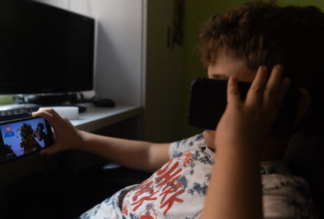 Casi el 80% de los niños de diez y once años tiene redes sociales, según un informe