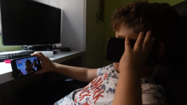 Casi el 80% de los niños de diez y once años tiene redes sociales, según un informe