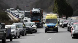 Muere un conductor que circulaba en sentido contrario por la A-7 tras chocar con un camión