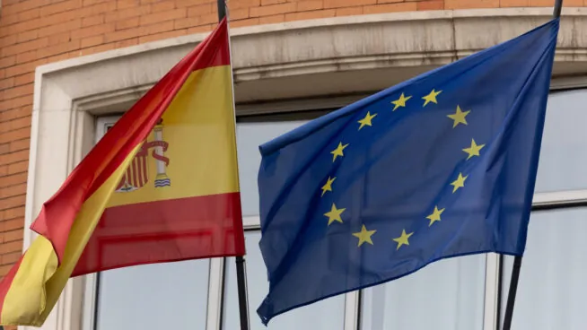 Bruselas mejora las previsiones de PIB y déficit de España para 2025 y 2026