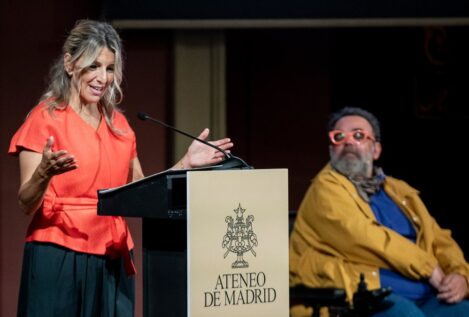 La irrupción de Bob Pop rompe en dos a los Comunes pese al apoyo de Colau a Pisarello