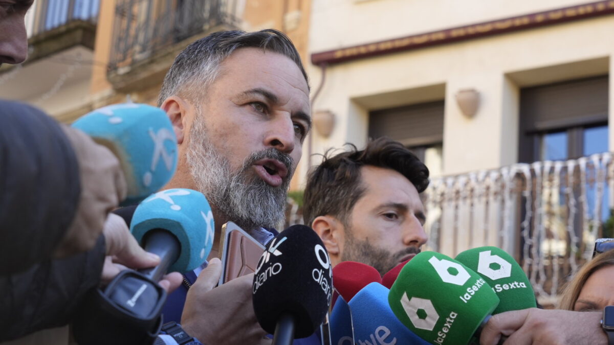 Abascal acusa al PP de entregar un «chivo expiatorio» a Sánchez con la dimisión de Mazón