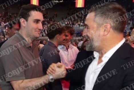 Vox utiliza una cuenta anónima de Twitter para atacar a exdirigentes y rivales políticos