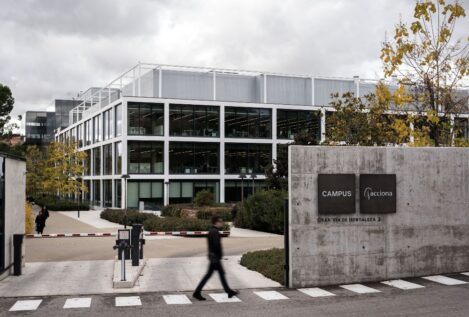 Acciona cae casi un 8% tras ralentizar sus desinversiones y registrar la UCO sus sedes
