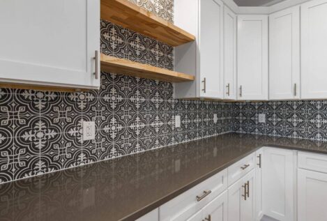 Adiós a los azulejos tradicionales: la tendencia en cocinas para 2026 que resiste la humedad