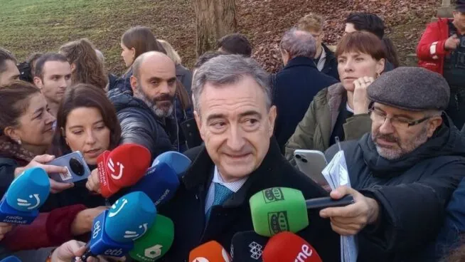 Aitor Esteban cree que «las costuras del Estado se están tensando e incluso rompiendo»