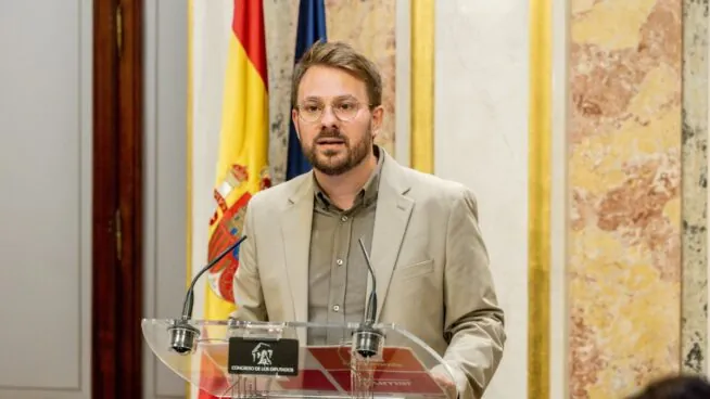 Compromís cree que Junts sobreactúa, pero insta al PSOE a «acelerar todo lo que pueda»